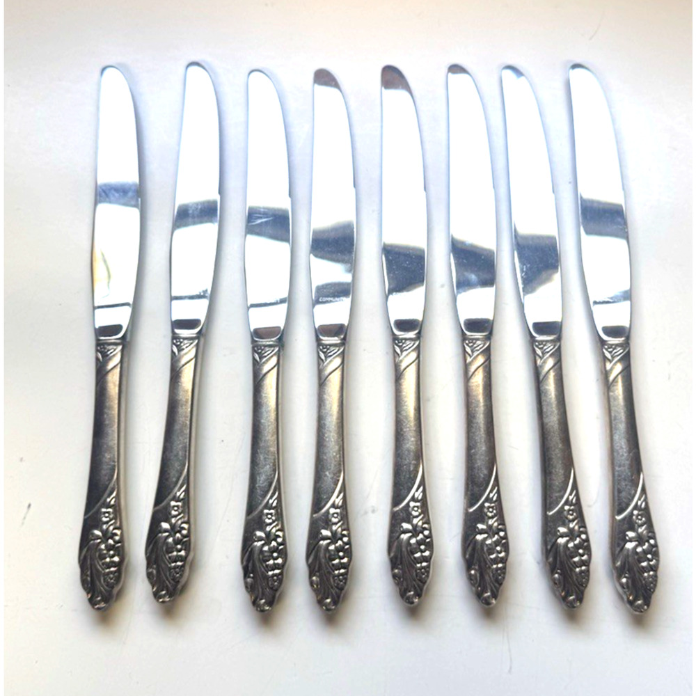 Set of 8-Oneida Community Flatware Evening Star Pattern-Silverplate KNIVES